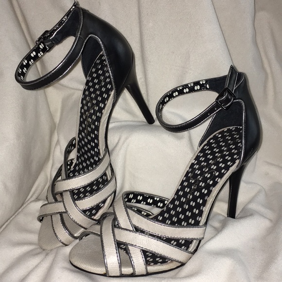 Jessica Simpson Shoes - NWOT SANDALS